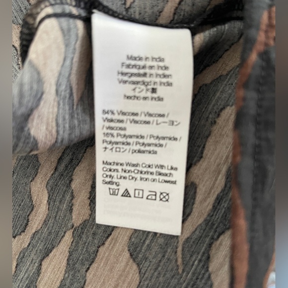 Madewell Abstract Animal Print V-Neck Mini Dress Size 6 | Short Sleeve Textured - Picture 7 of 8